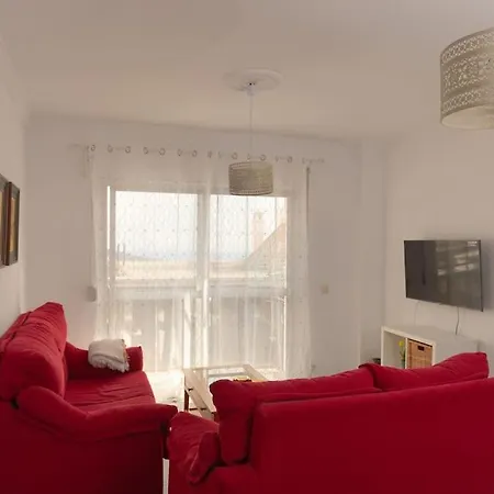 Precioso Piso De 3 Dormitorios, Cocina Y 1 Baño Cómpeta