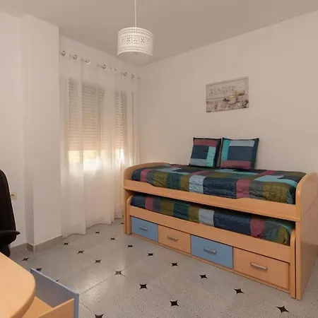 Precioso Piso De 3 Dormitorios, Cocina Y 1 Baño Apartamento