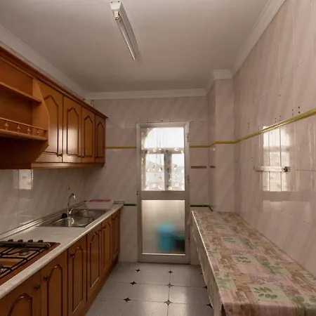 Precioso Piso De 3 Dormitorios, Cocina Y 1 Baño Apartamento Cómpeta